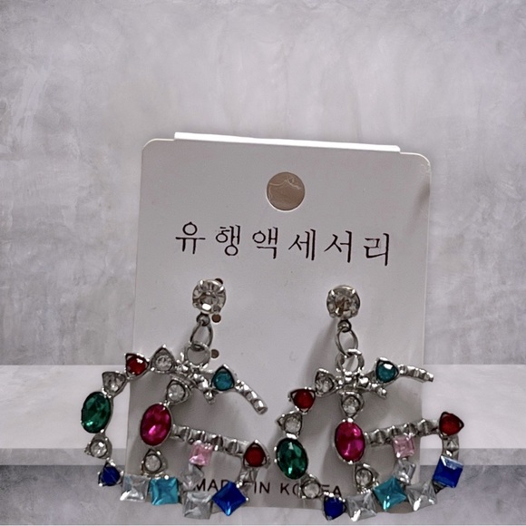 Earrings - Picture 1 of 1